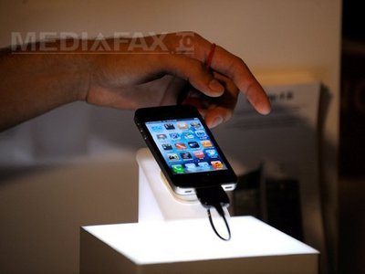 Gafă iPhone 4S. Cum a răspuns Siri unui băiețel la întrebarea "Câți oameni sunt în întreaga lume?"
