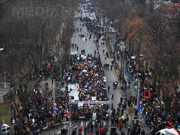 Protestul din Piața Universității, spart de câțiva huligani (VIDEO)