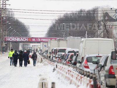 Ultimele date relevă că peste o mie de mașini sunt blocate în trafic