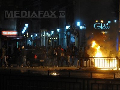Violențe la protestul din București. Mai mulți răniți, jandarmii au intervenit în forță (VIDEO)