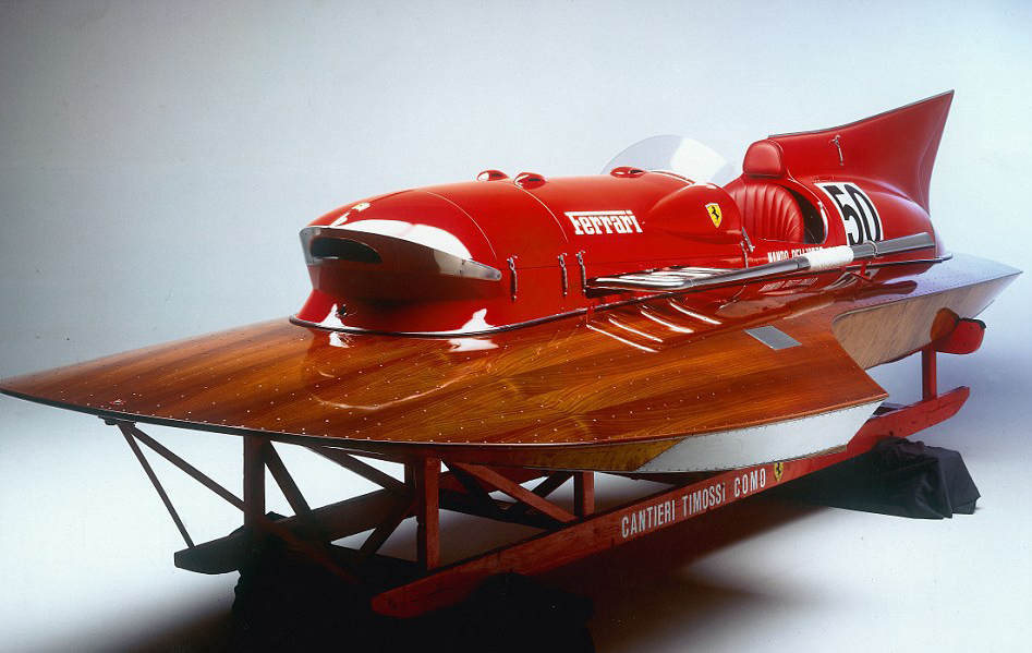 Un Ferrari care face valuri - GALERIE FOTO
