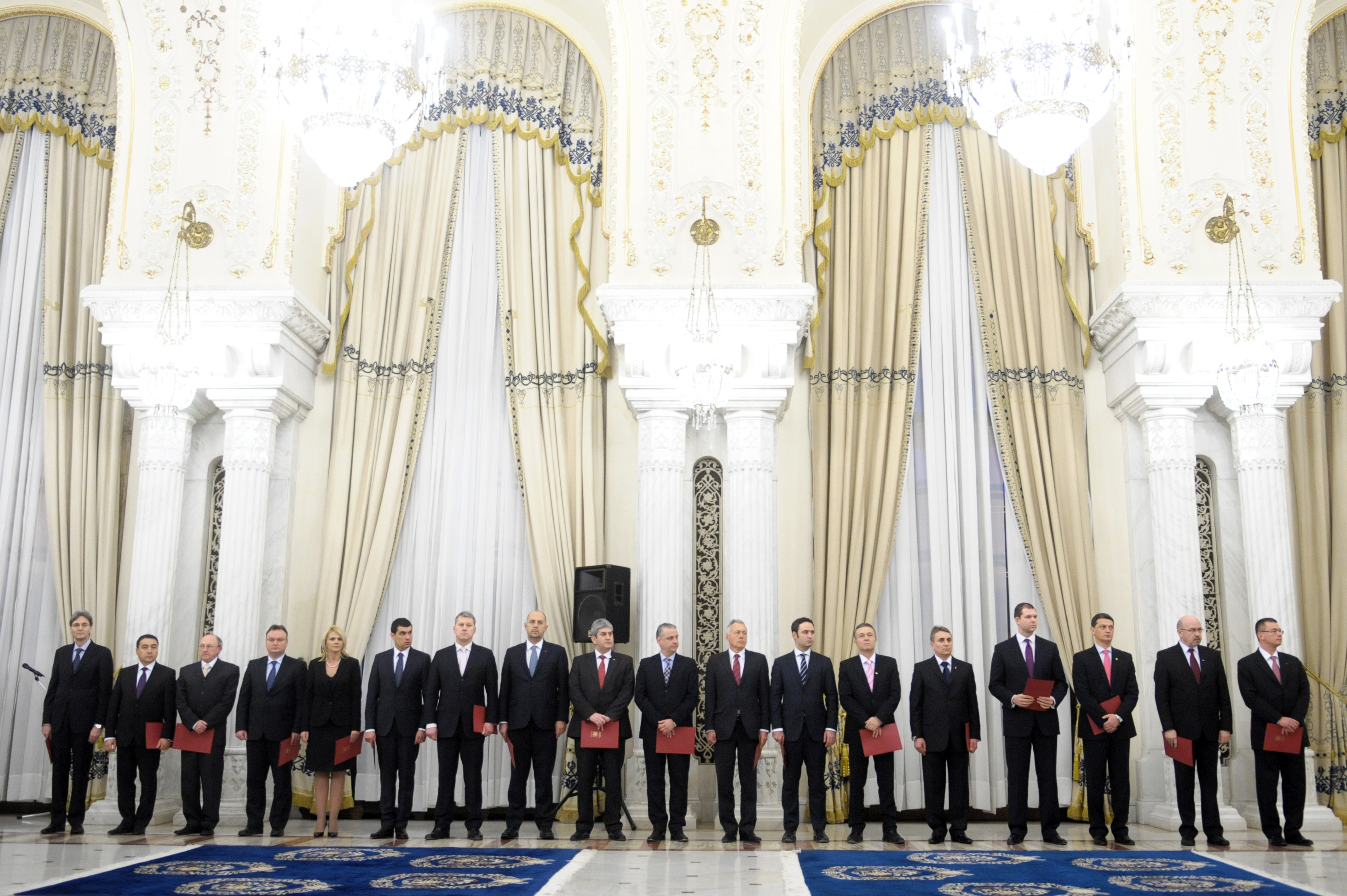 Light Government: de la guvern categoria Cocoș la guvern categoria pană
