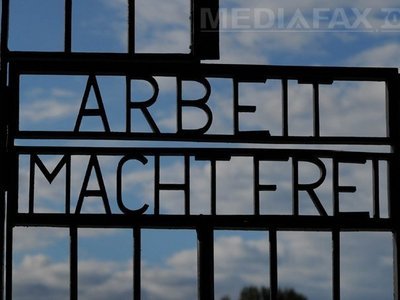 Directorul de cabinet al Prefecturii Mureș, amendat de CNCD pentru mesajul "Arbeit Macht Frei"