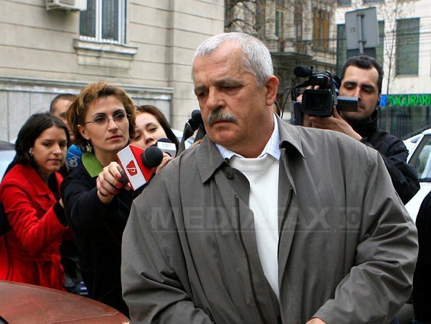 Foștii miniștri Decebal Traian Remeș și Avram Mureșan, condamnați la câte trei ani de închisoare cu executare