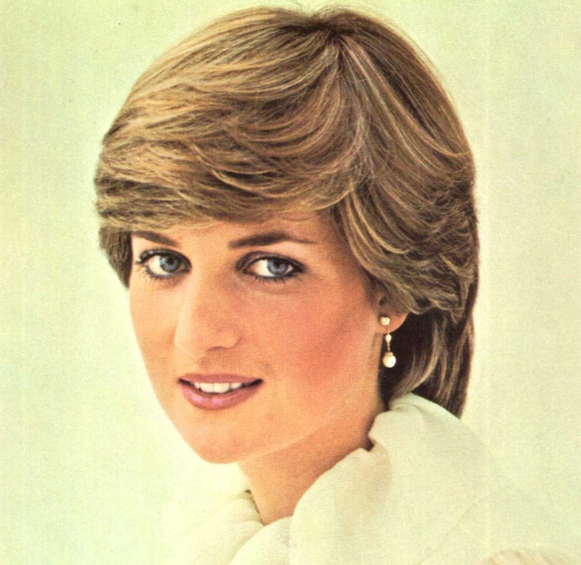 Ce blondă ar merita rolul Prințesei Diana? (GALERIE FOTO)