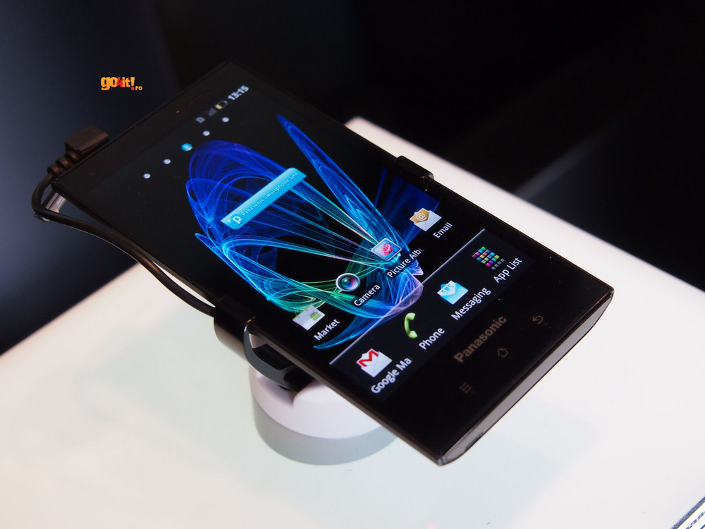 Panasonic Eluga Power - autonomie extinsă și Android 4.0