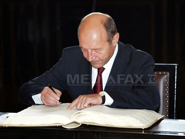 Băsescu a semnat decretul de numire în funcție pentru Cabinetul Ungureanu