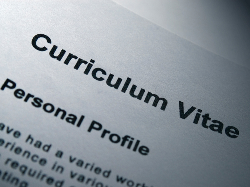 Unde să vă trimiteți CV-ul dacă vreți să vă angajați acum