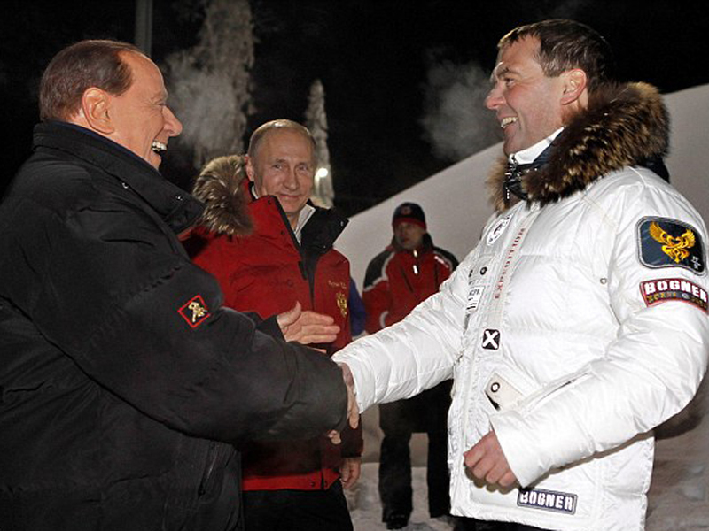 Cum au sărbătorit Putin și Berlusconi victoria electorală din Rusia