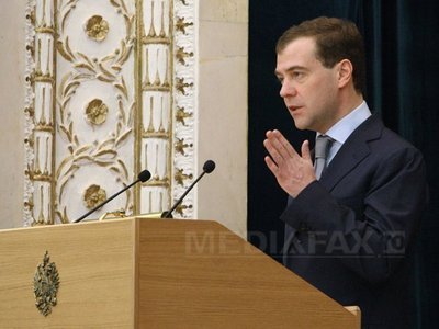 Dmitri Medvedev a promulgat legea ce permite castrarea chimică a pedofililor