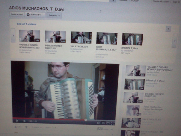 Șeful Corpului de Control din Guvern cântă la acordeon pe Youtube "Adios Muchachos" - FOTO