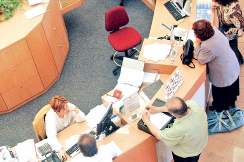 CEC taie dobanda la creditele in lei aflate in derulare