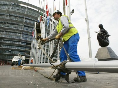 Parlamentul European cere aplicarea liberei circulații pentru lucrătorii români și bulgari