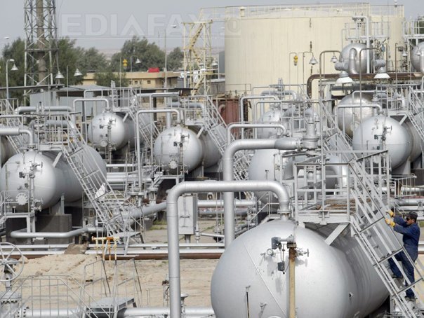 Le Monde: Franța, Marea Britanie și SUA ar putea utiliza coordonat rezervele strategice de petrol