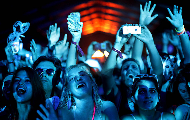 2Pac a reînviat la cel mai mare festival de muzică din SUA (GALERIE FOTO)