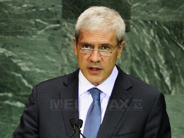 Președintele sârb a demisionat pentru a permite organizarea alegerilor generale la 6 mai