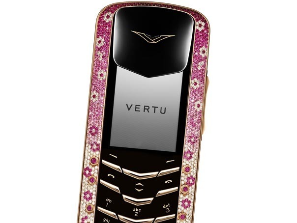 Nokia negociază vânzarea diviziei de lux Vertu