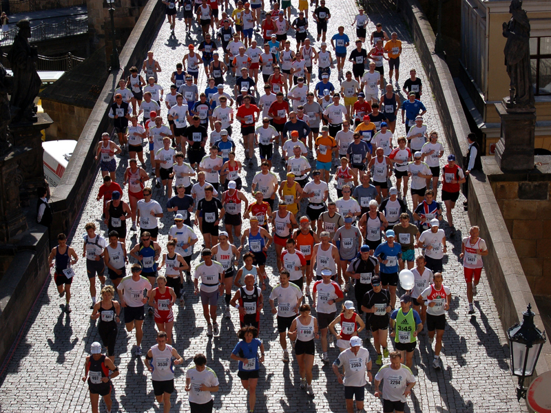 De ce aleargă la maraton Daciana Sârbu, Andi Moisescu, Amalia Năstase, Dana Războiu, Cristina Pocora, Dan Cruceru, Steven van Groningen