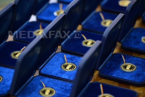 Gimnastele medaliate la Campionatul European, premiate de Victor Ponta