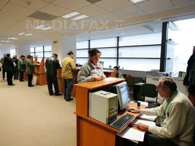 Guvernul vrea să impoziteze suplimentar bugetarii care câștigă peste 4.500 lei lunar
