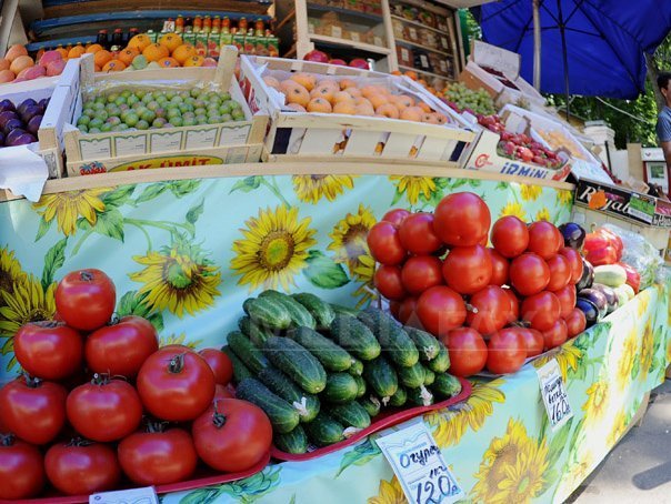 Produsele de import ar putea începe să dispară din Grecia, din cauza riscului de neplată