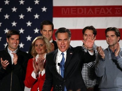 Mitt Romney are un ușor avantaj în fața lui Barack Obama în cursa pentru Casa Albă