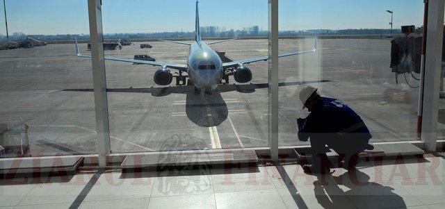 Atmosferă de "autogară județeană pe aeroportul Otopeni, cu un plus de 55% la trafic după venirea curselor low-cost