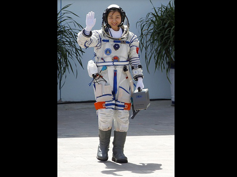 China și-a trimis în spațiu prima femeie cosmonaut (VIDEO)