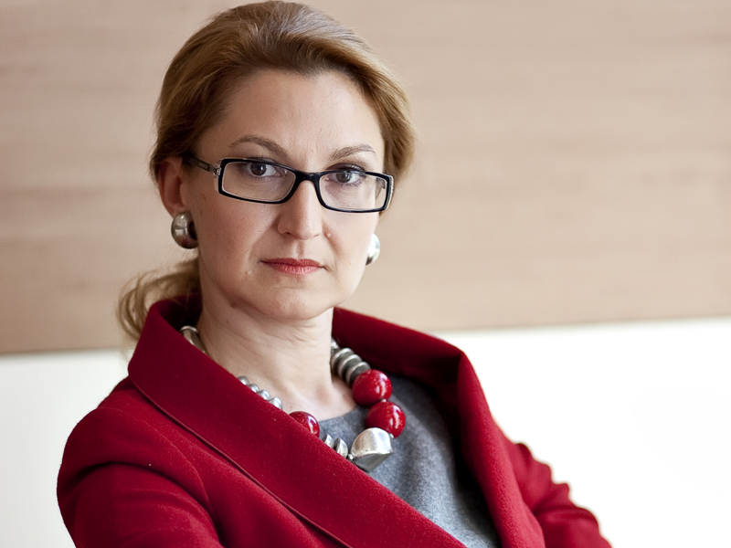 100 cele mai puternice femei din business - Astăzi: Magdalena Manea, RBS Romania