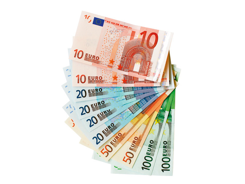 GRAFICUL SĂPTĂMÂNII: Așa s-au ieftinit banii