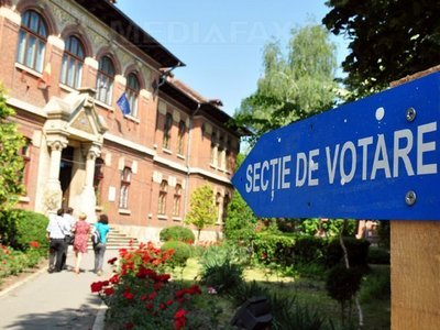 Ponta cere autorităților locale să informeze cetățenii că nimeni nu îi poate opri să voteze