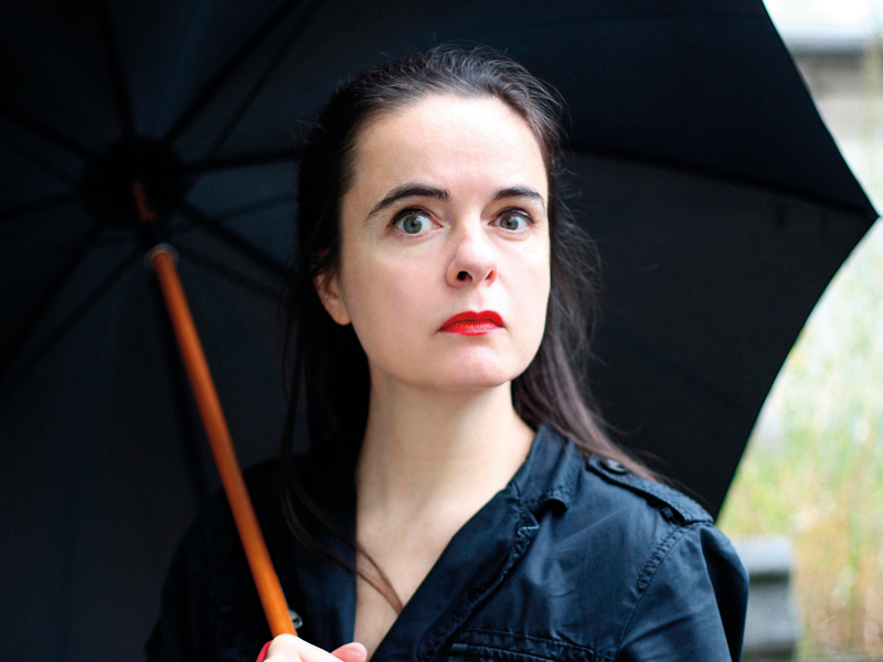 Doamna în negru și romanul epistolar