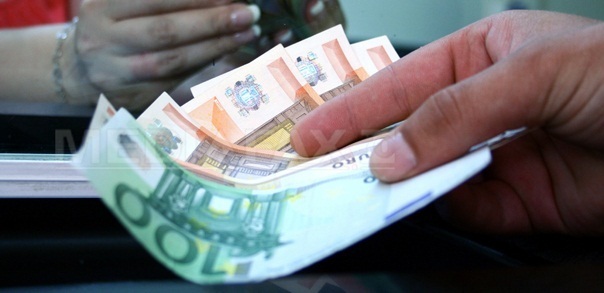Euro la un nou maxim istoric pe piața interbancară