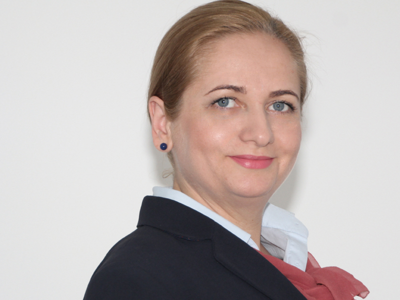 Opinie Elena Călin, Customer Focus: De ce dau corporațiile până la 2.000 de euro pe zi pentru a-și învăța angajații să zâmbească?