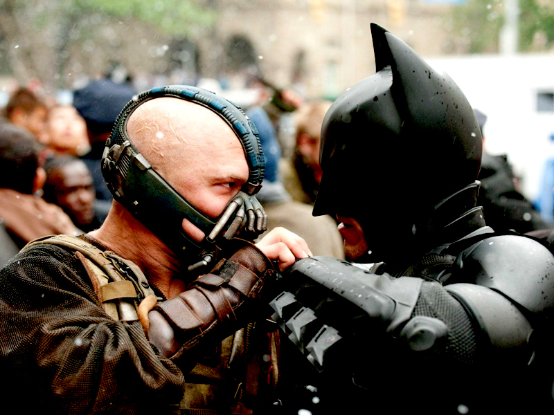 Ce vedem la cinema: "Cavalerul Negru: Legenda renaste" (GALERIE FOTO, VIDEO)