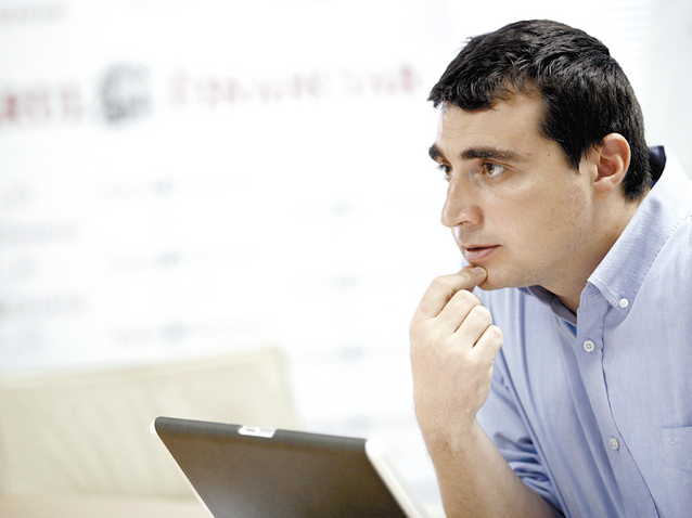 Opinie Sorin Pâslaru, ZF: Mai pleacă trenurile din gară și se mai dă ora exactă la radio? Mai este administrată această țară?