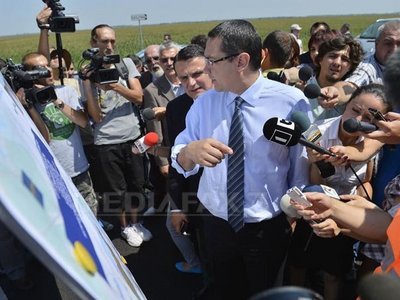 Ponta, la inaugurarea autostrăzii București-Ploiești: Deschidem traficul pe A3, dar aplicăm penalități