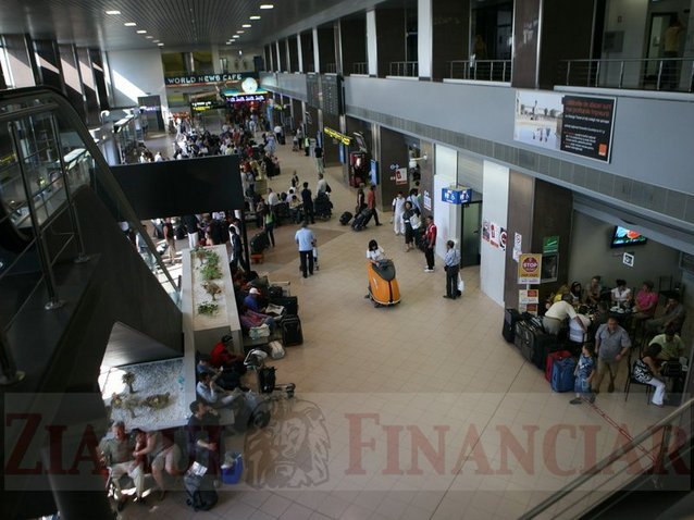 Taxiurile "pirat" de la Otopeni ar putea fi identificate cu ajutorul unui soft special