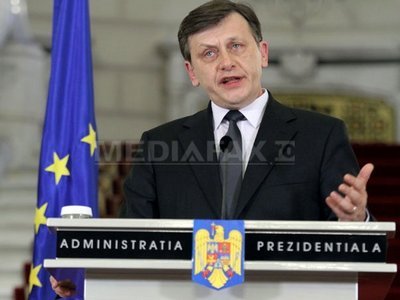 Antonescu a eliberat din funcție consilierii numiți de el la Cotroceni