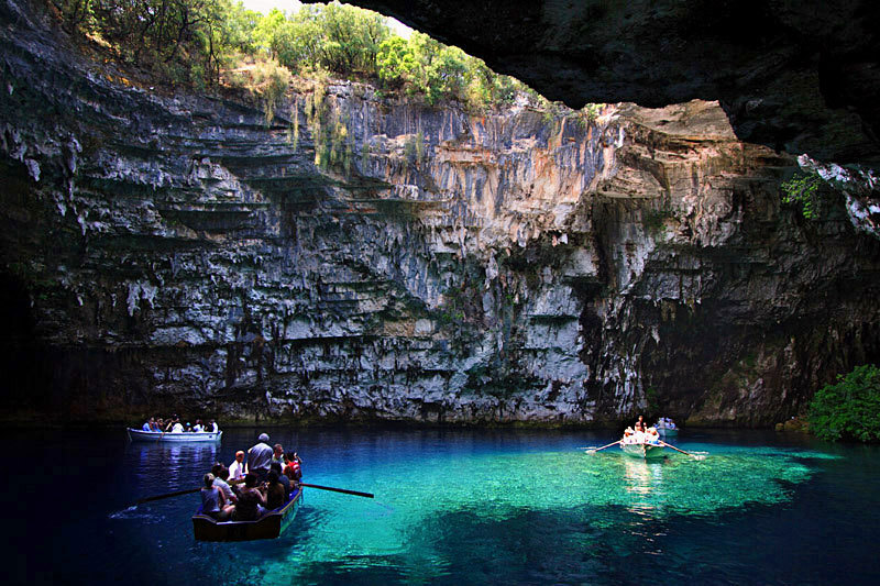 Albastrul "magic" al Greciei: peștera Melissani - GALERIE FOTO