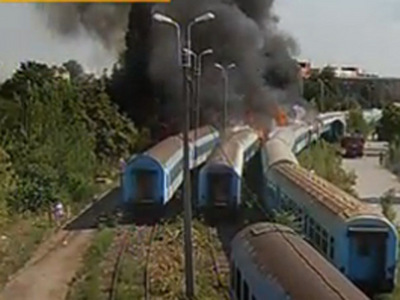 Incendiu la un tren sub podul Grant din București