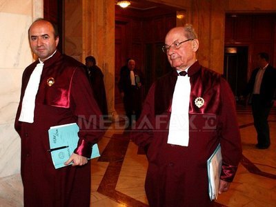 Judecătorii CC Predescu, Gaspar, Toader: Referendumul trebuia validat. Nu am fost consultați la erată