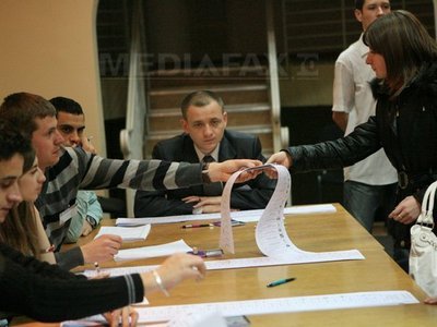 Ministrul delegat pentru Administrație: Listele electorale se modifică încontinuu, de aceea s-a pus problema veridicității