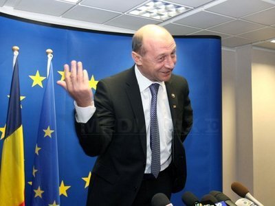 Frica de Băsescu păzește bostănăria