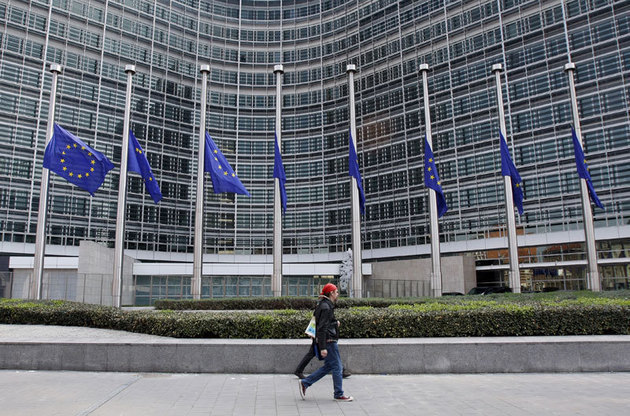 Comisia Europeană a "presuspendat" 3 programe europene în valoare de 10,5 miliarde euro