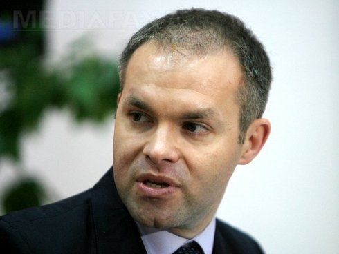 Frizeri cu bac și neamuri proaste, grase și fericite. Perlele politice ale săptămânii