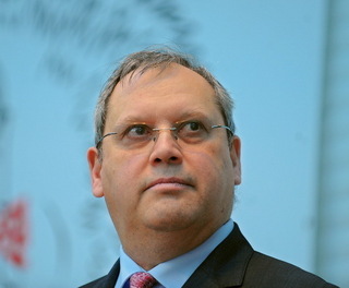 Statul a ales la Tarom membri CA care vor primi "500-800 de euro pe ședință". Dumitru Prunariu și Dan Pascariu, pe lista celor șapte