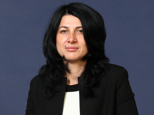 100 TINERI MANAGERI DE TOP - Dorina Mutu, Annabella
