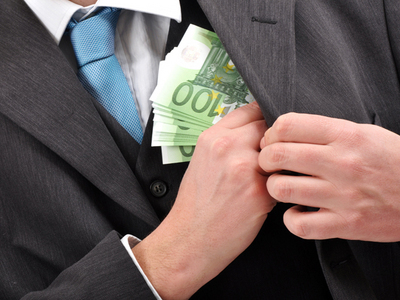 Raport AmCham: Cazurile de corupție din România trebuie pedepsite mai mult prin "coerciții financiare"