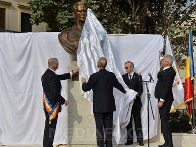 Aniversarea Regelui Mihai: Piațeta Regelui, inaugurată de primarul Sorin Oprescu